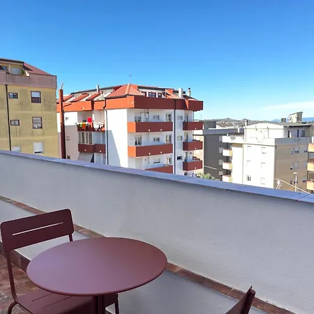 Urban House בית הארחה 3*